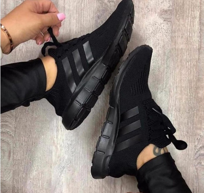 ADIDAS SWIFT RUN NEGRA DAMA