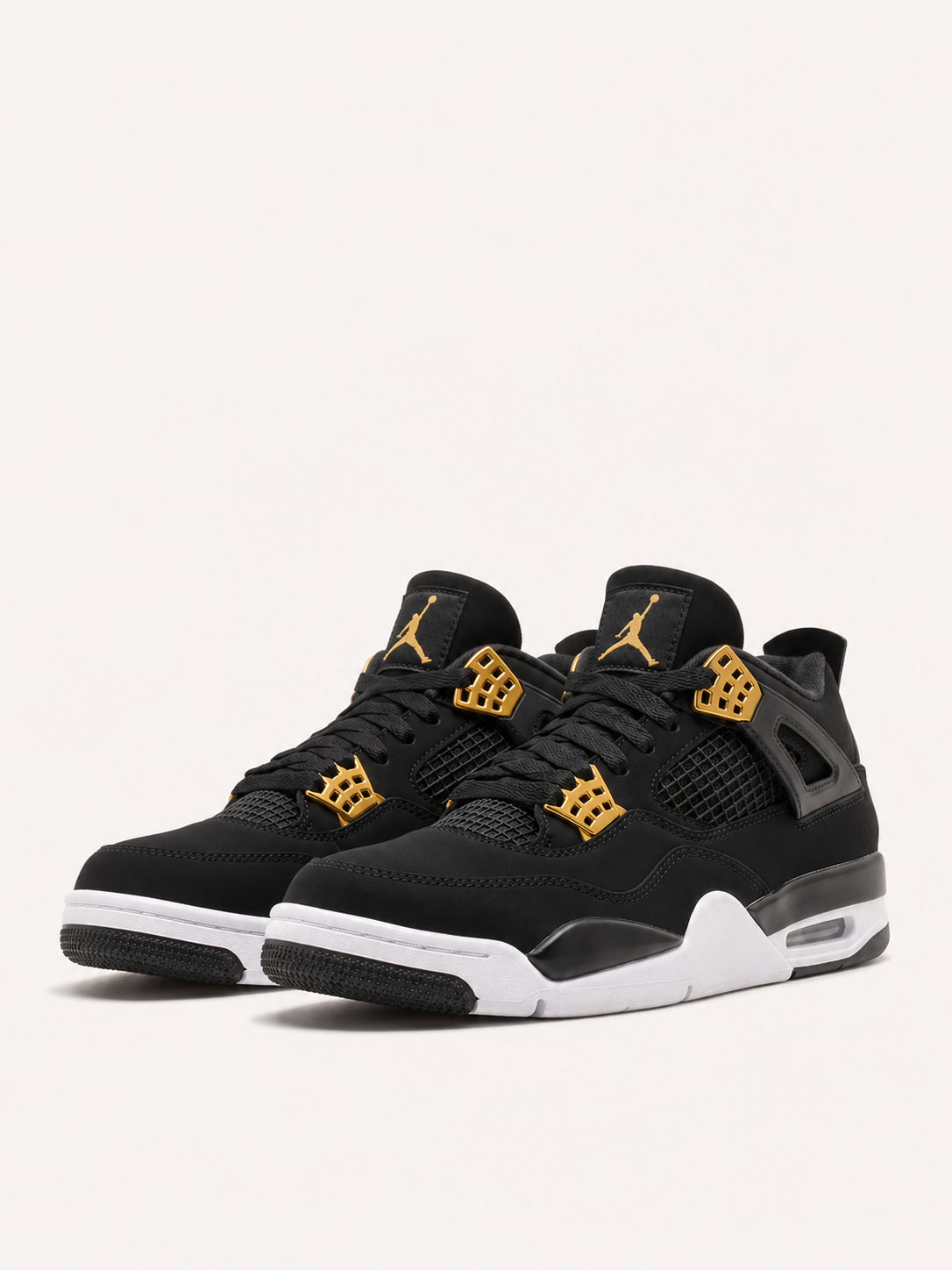 NIKE AIR JORDAN 4 NEGRA DORADA
