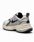 NIKE SKATE PLATEADA