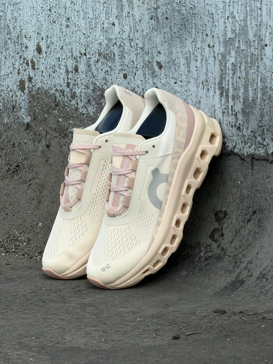 Cloud nova Flux – Cream / Rose de On Running