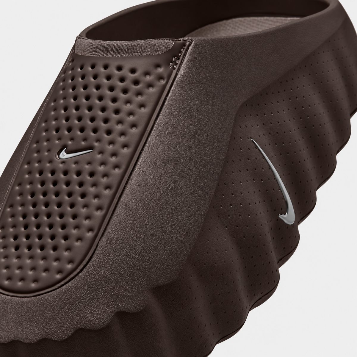 NIKE CALM SLIDE CHANCLA CAFE