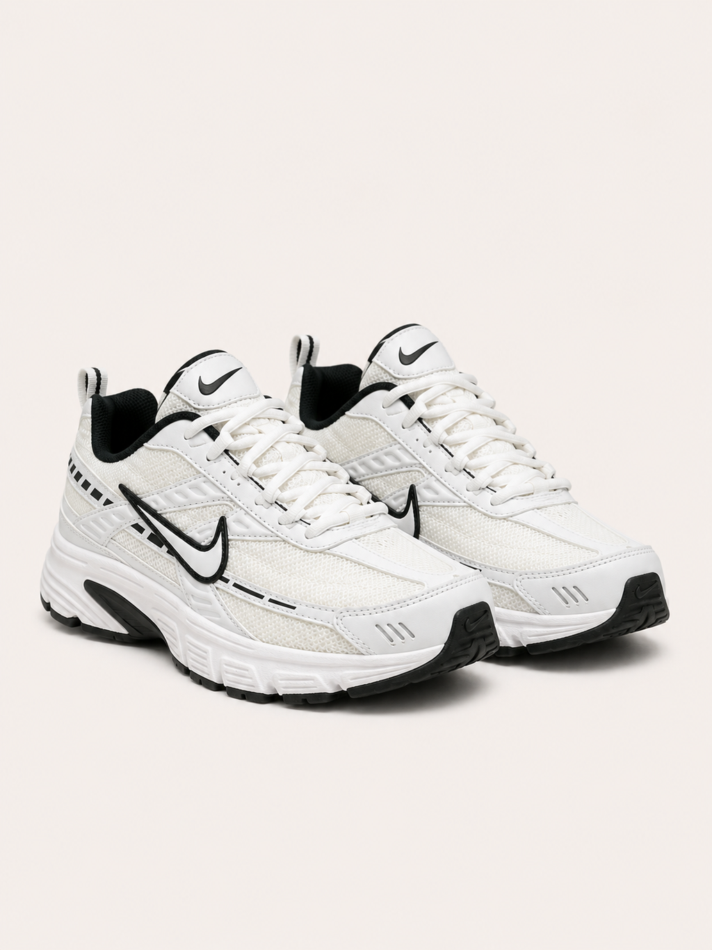 NIKE INITIATOR BLANCA NEGRA