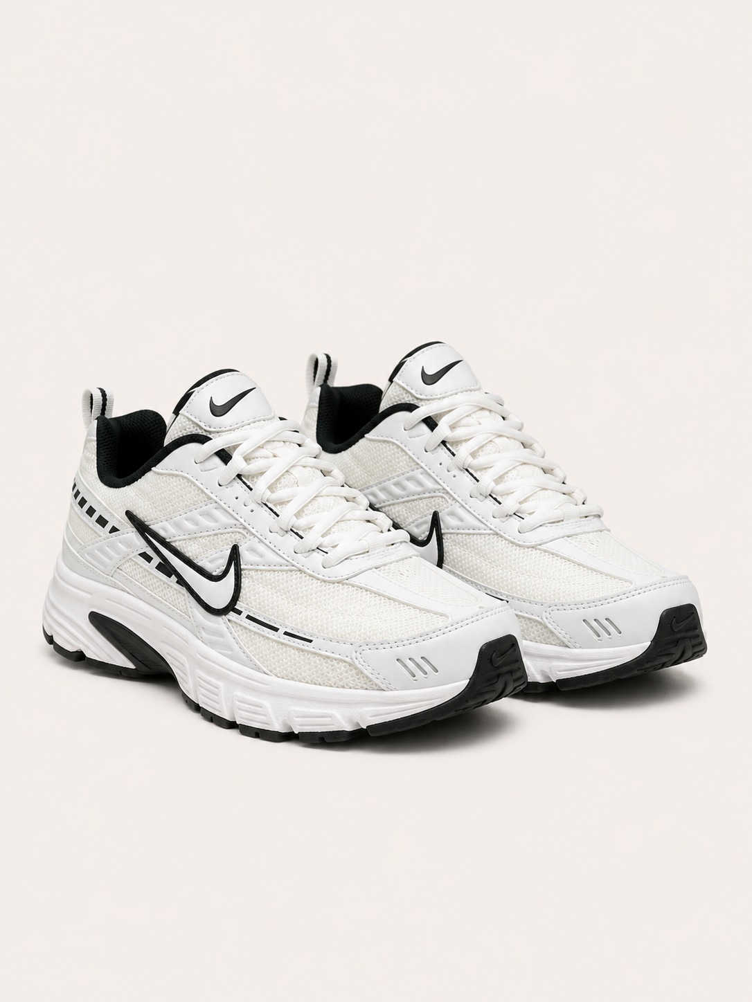 NIKE INITIATOR BLANCA NEGRA