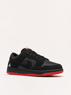NIKE SB DUNK NEGRA ROJA