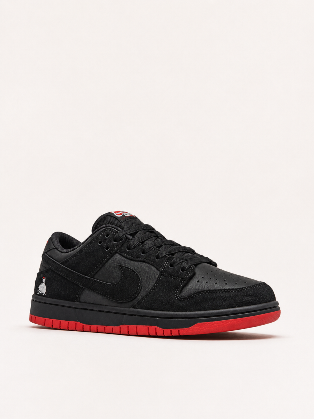NIKE SB DUNK NEGRA ROJA