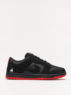 NIKE SB DUNK NEGRA ROJA