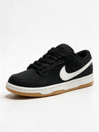 NIKE SB DUNK LOW NEGRA SUELA GOMA