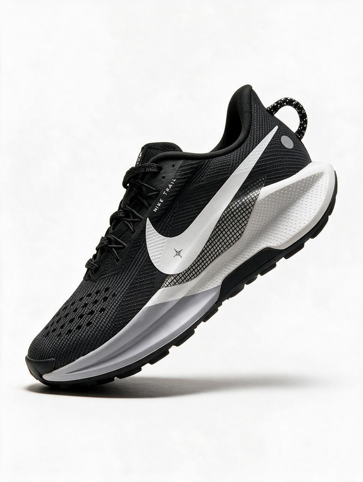 NIKE PEGASUS NEGRA SUELA BLANCA