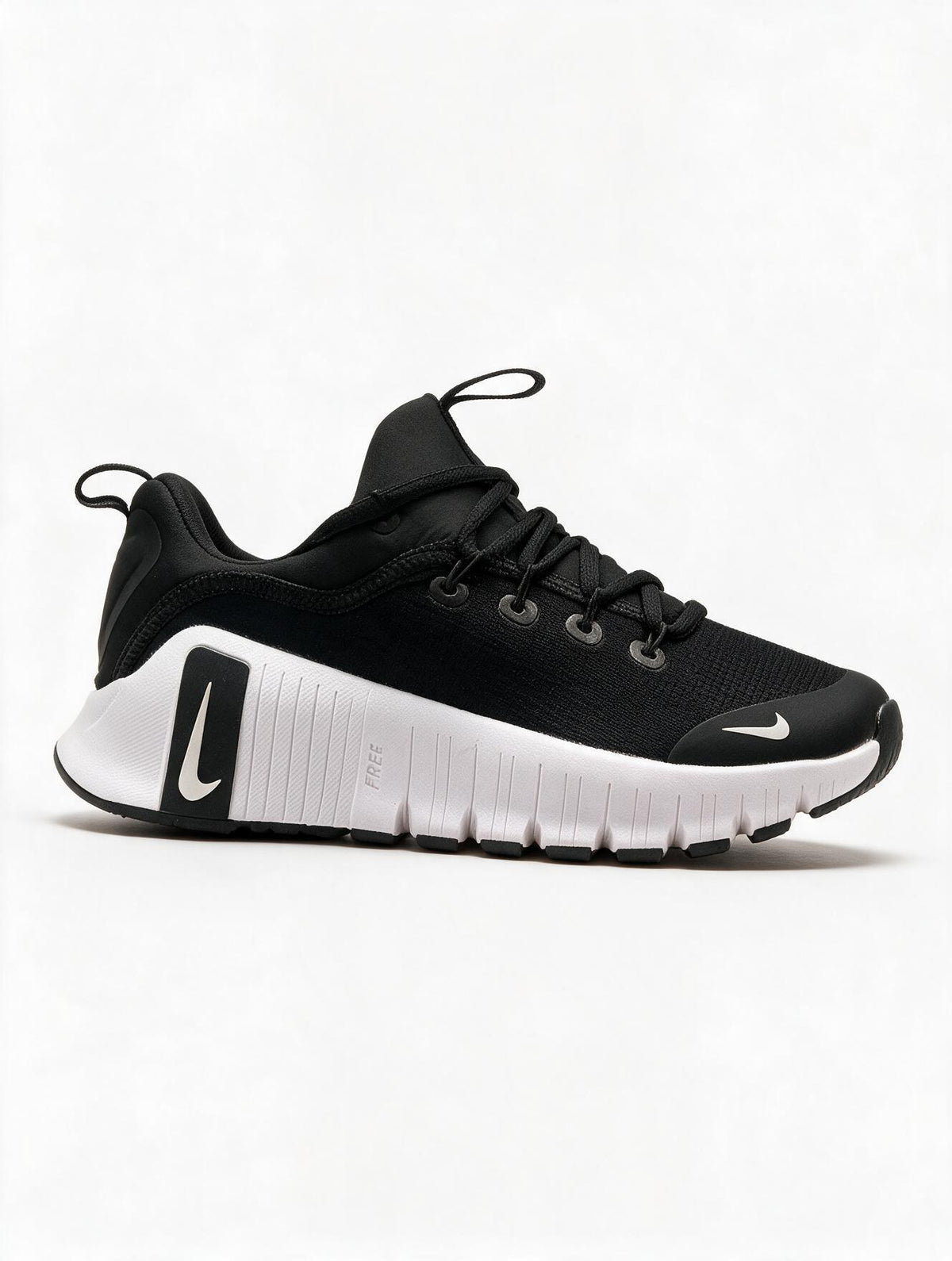 NIKE FREE NEGRA BLANCA