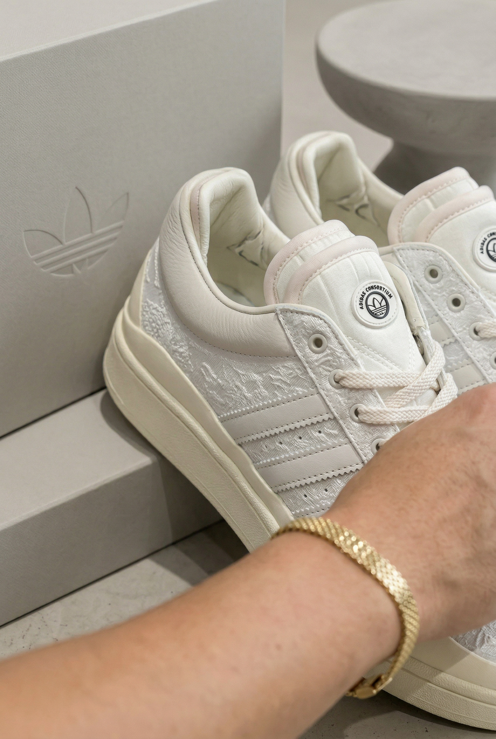 ADIDAS CAMPUS - BAD BUNNY CLOUD WHITE DAMA