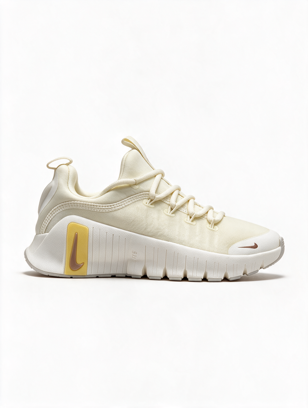 NIKE FREE BEIGE