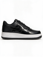 NIKE AIR FORCE 1 NEGRA CHAROL