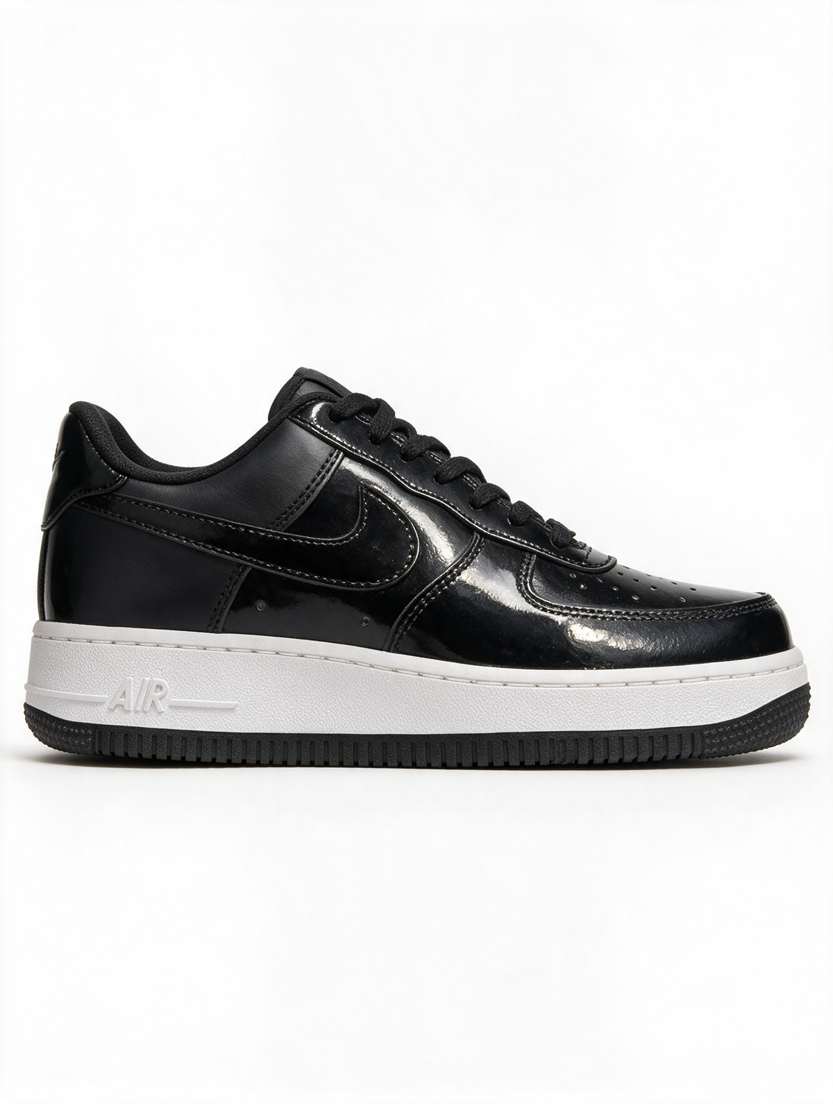 NIKE AIR FORCE 1 NEGRA CHAROL