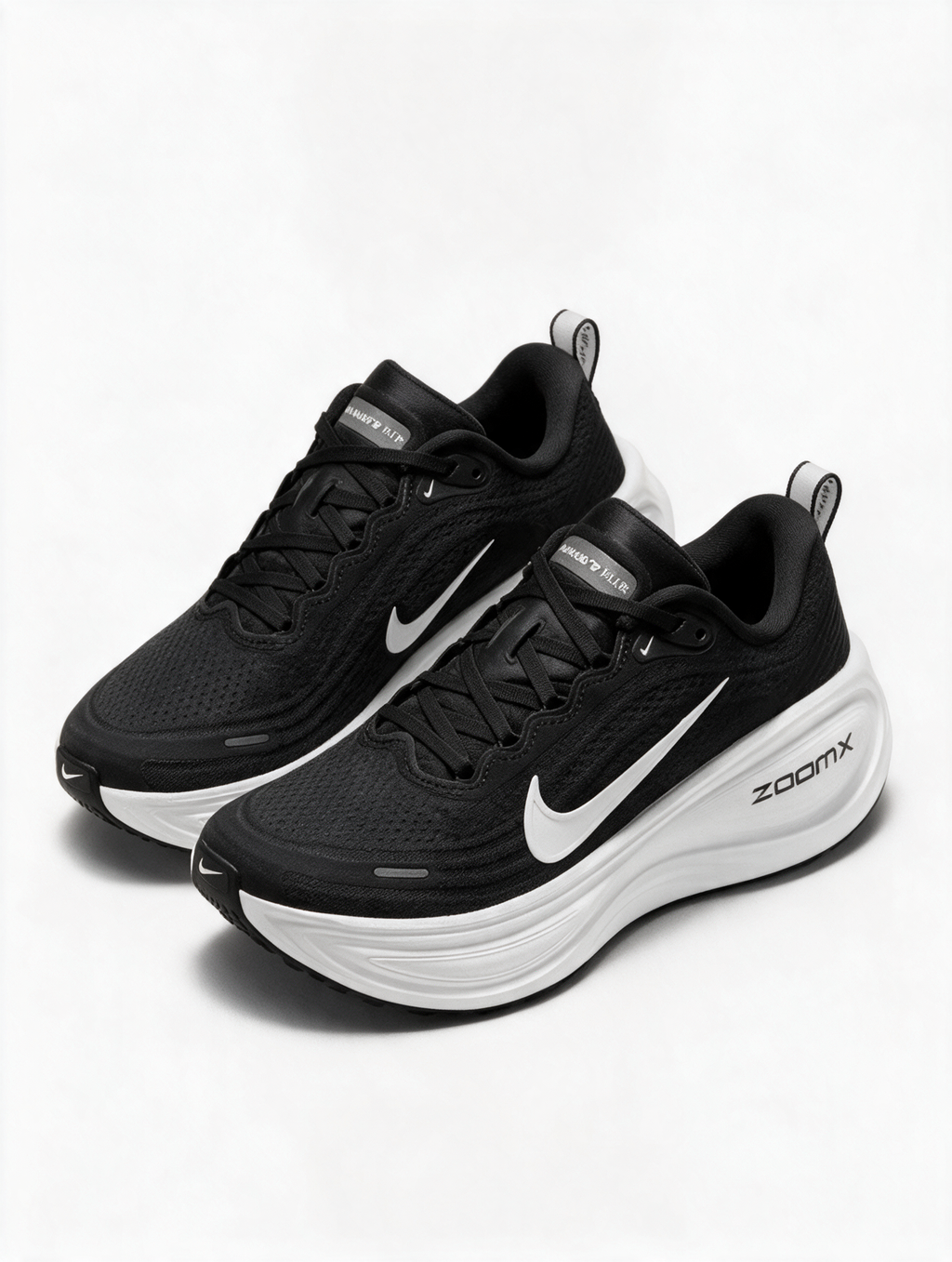 NIKE ZOOMX VOMERO NEGRA BLANCA