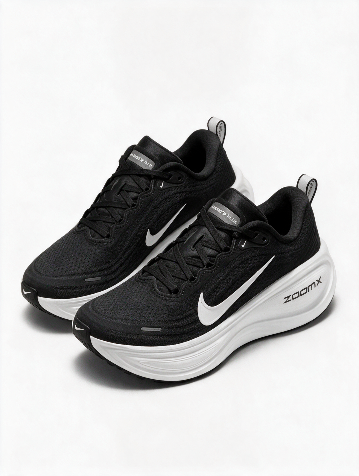 NIKE ZOOMX VOMERO NEGRA BLANCA